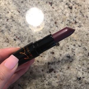 MAC JULIA PETIT “AÇAÍ” LIPSTICK